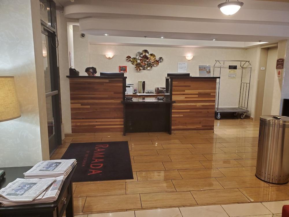 Ramada By Wyndham Oakland Downtown City Center Экстерьер фото