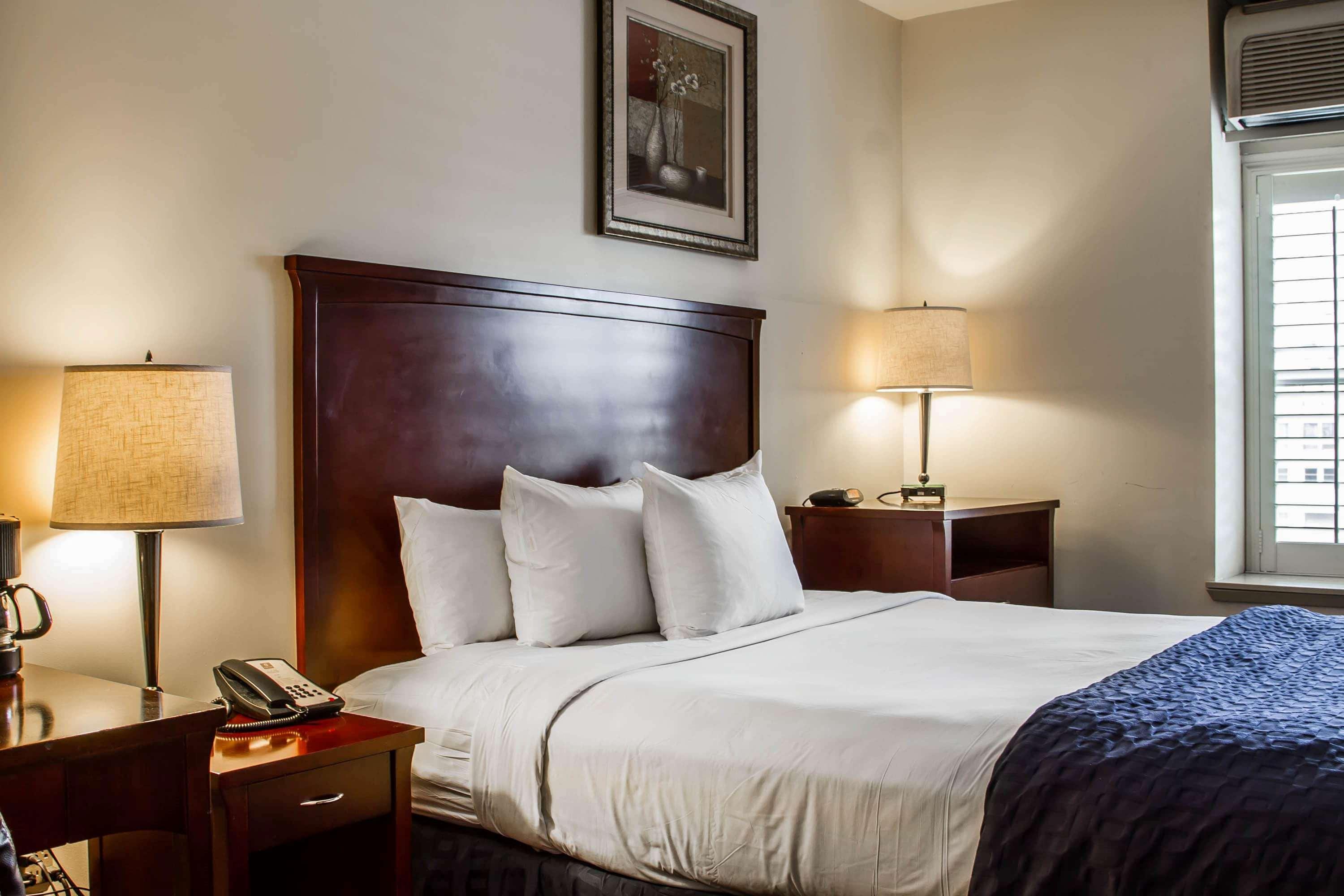 Ramada By Wyndham Oakland Downtown City Center Экстерьер фото