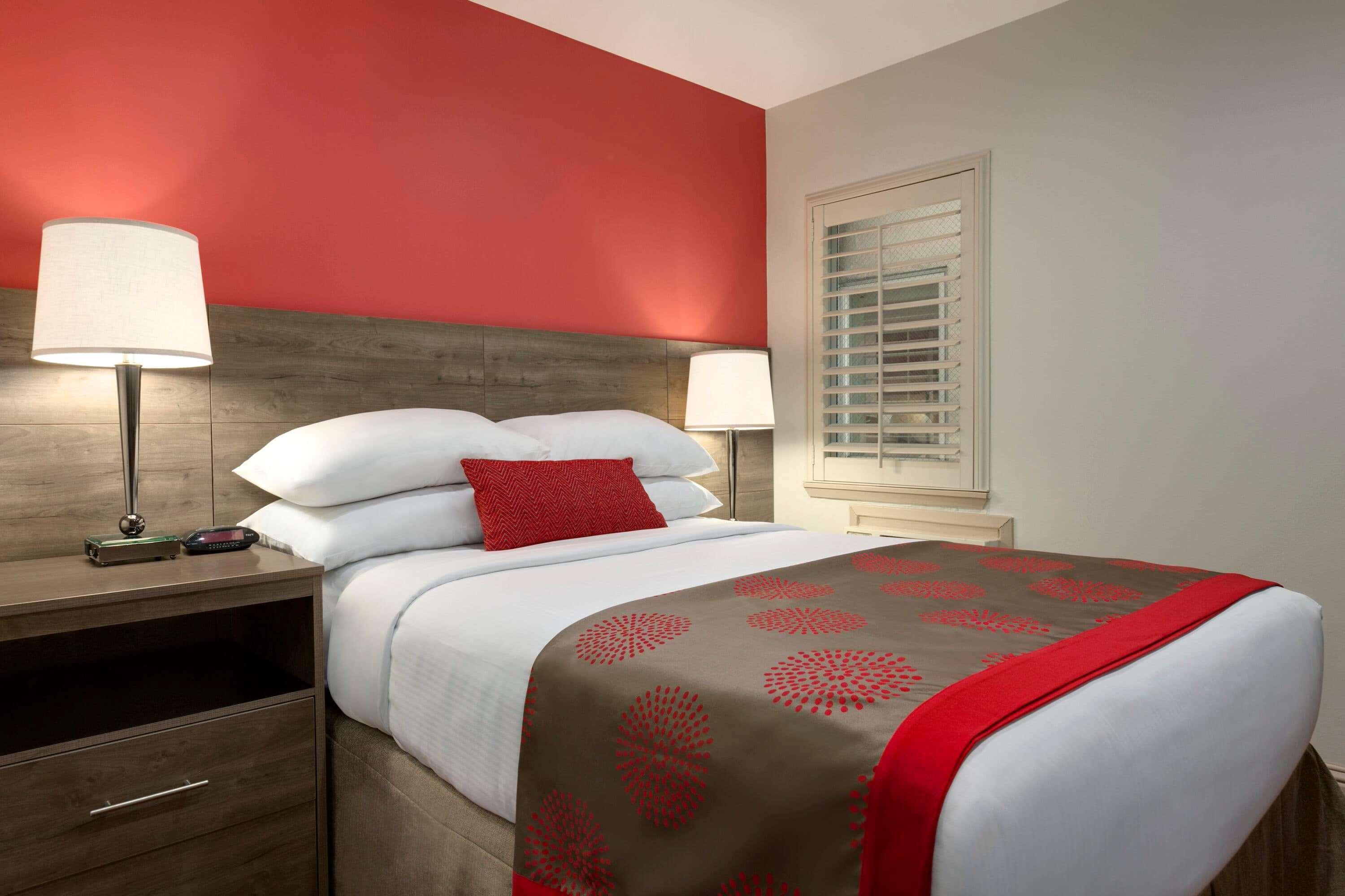 Ramada By Wyndham Oakland Downtown City Center Экстерьер фото