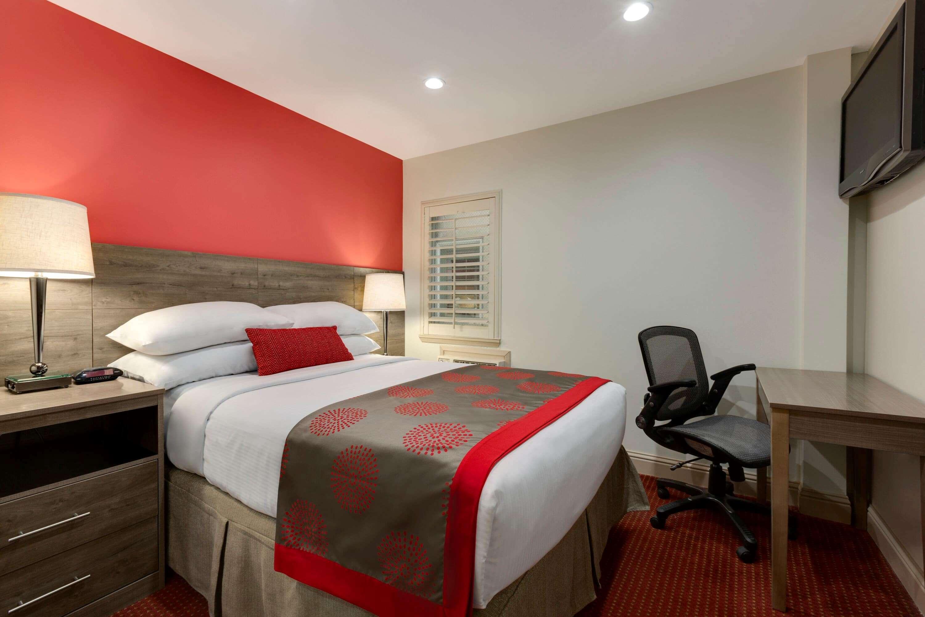 Ramada By Wyndham Oakland Downtown City Center Экстерьер фото