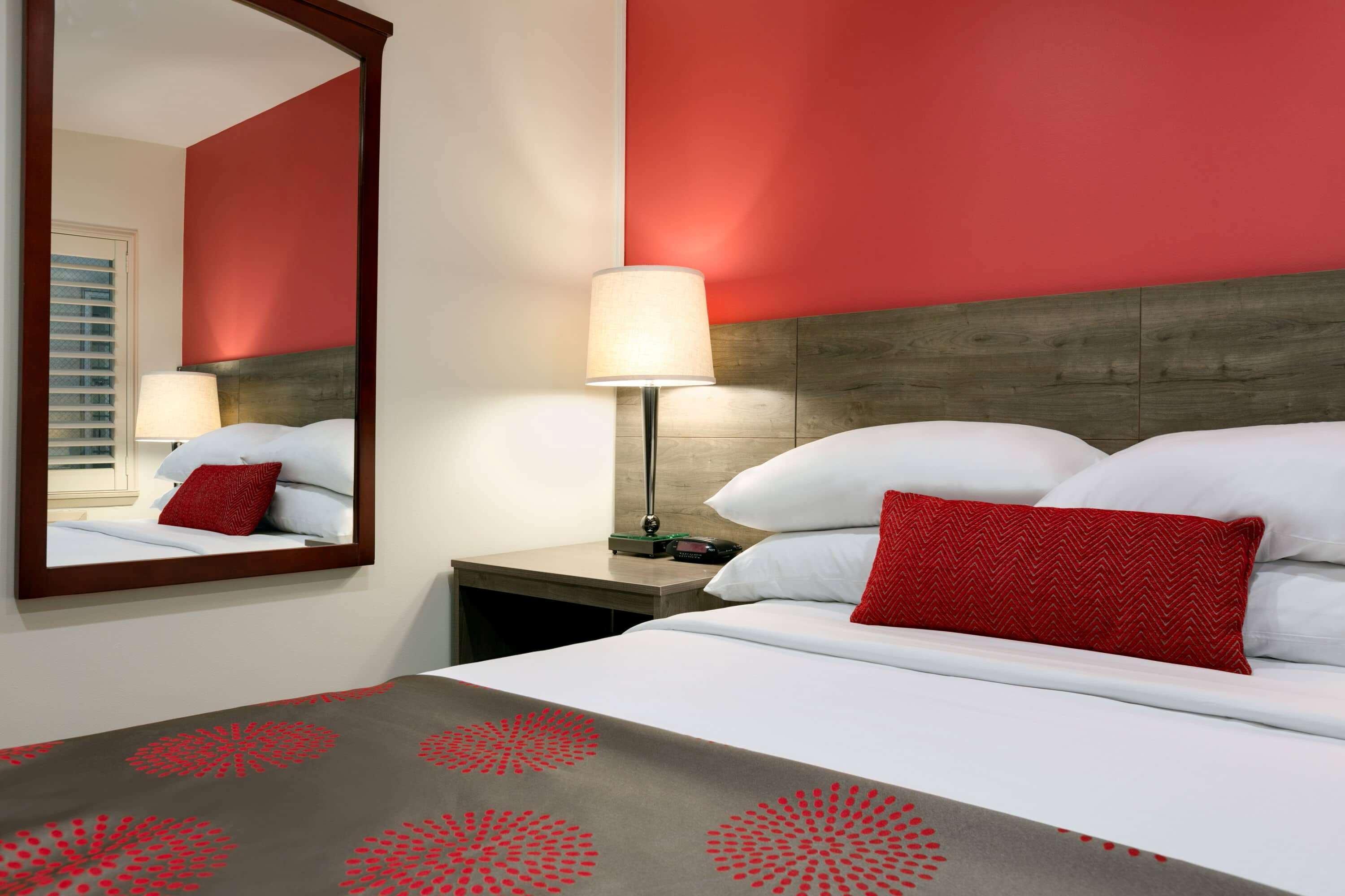 Ramada By Wyndham Oakland Downtown City Center Экстерьер фото