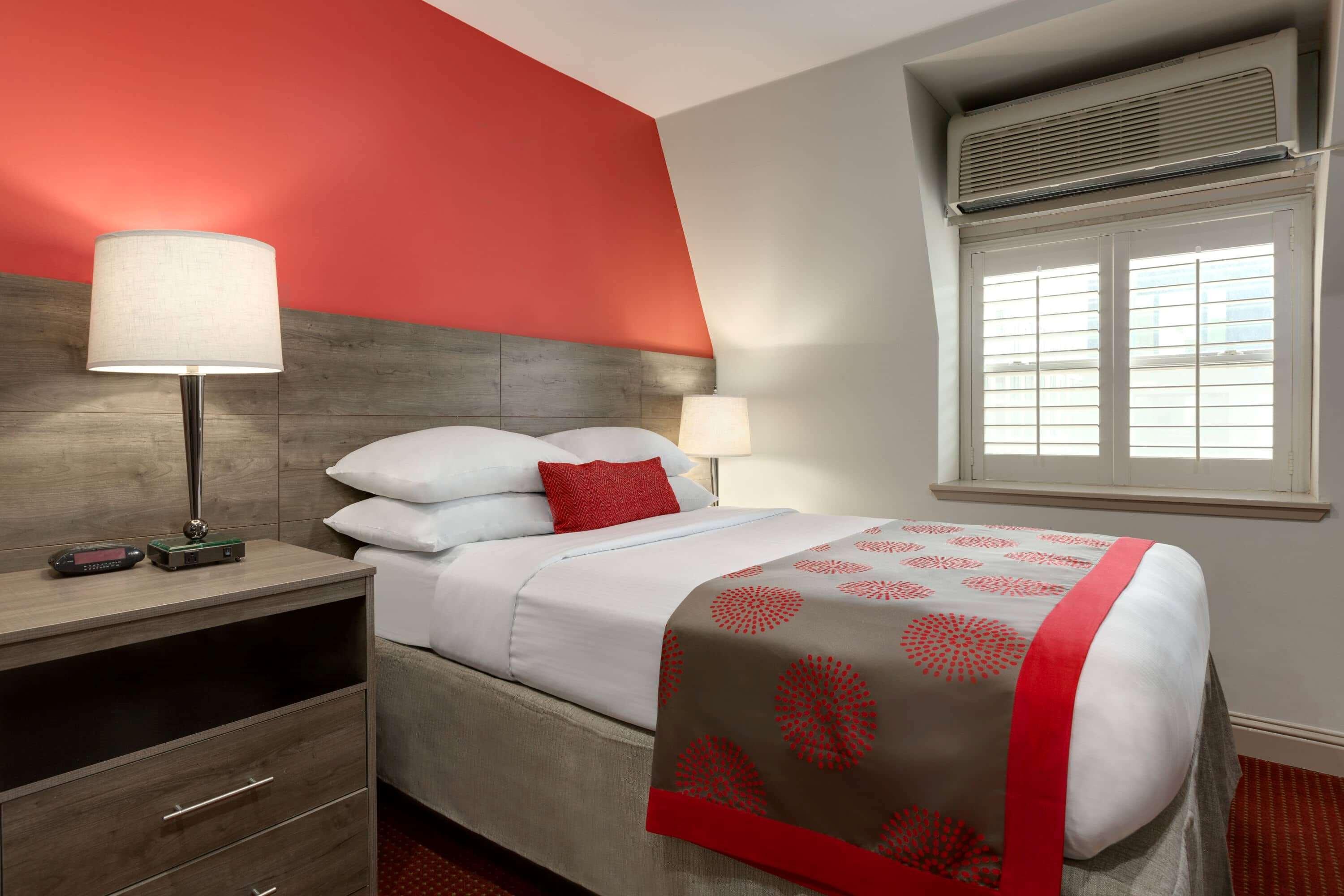 Ramada By Wyndham Oakland Downtown City Center Экстерьер фото