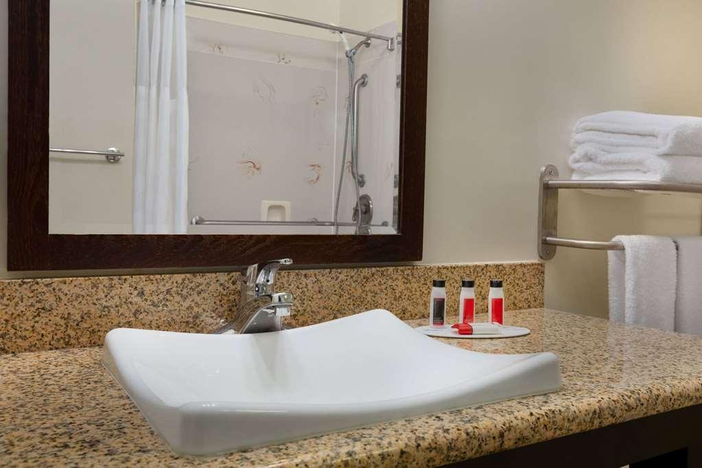 Ramada By Wyndham Oakland Downtown City Center Номер фото